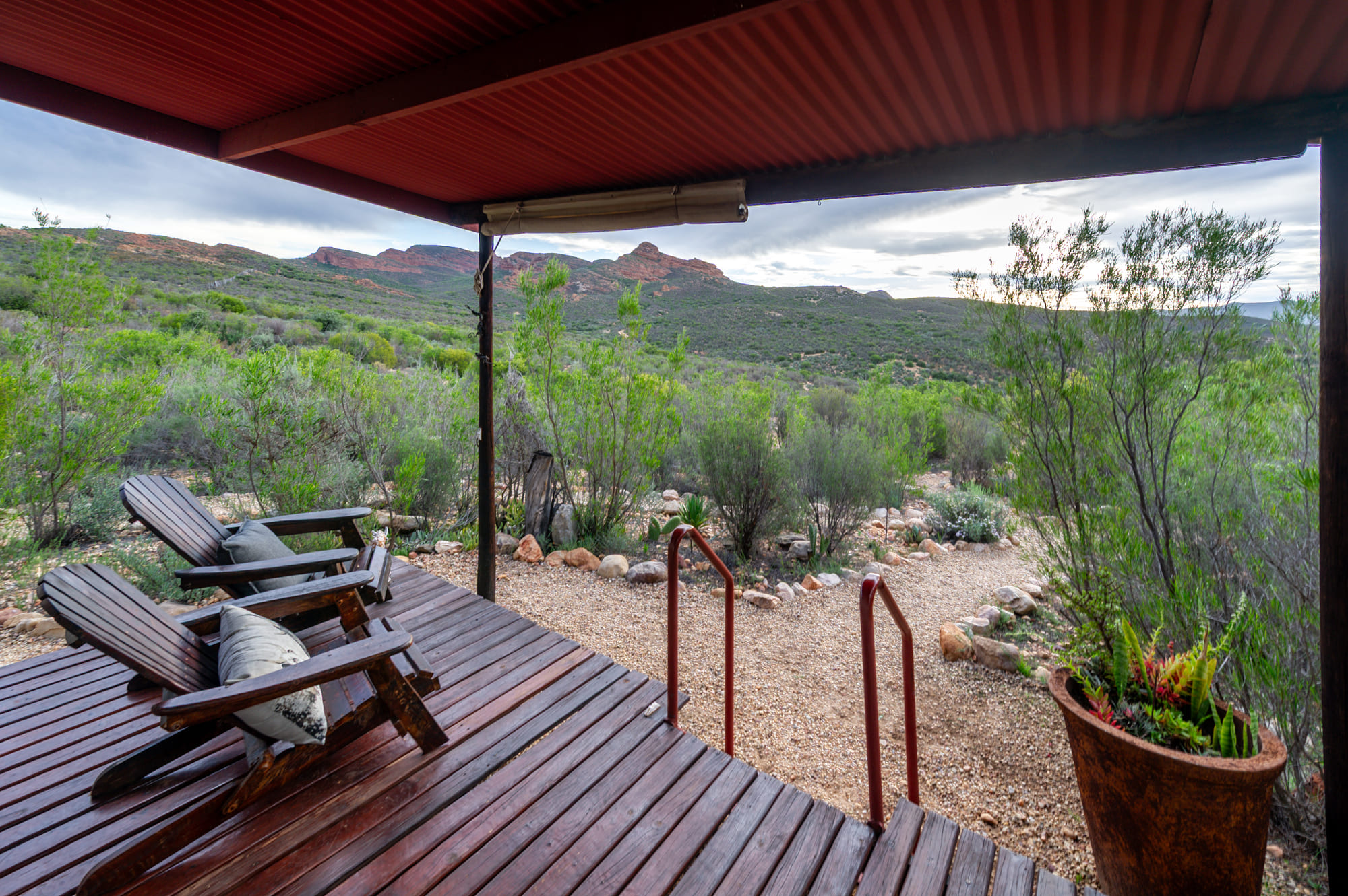 Nguni Chalet Veranda L Nguni Chalet Veranda L