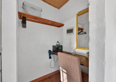 Springbok Chalet 4 Springbok chalet's dressing table